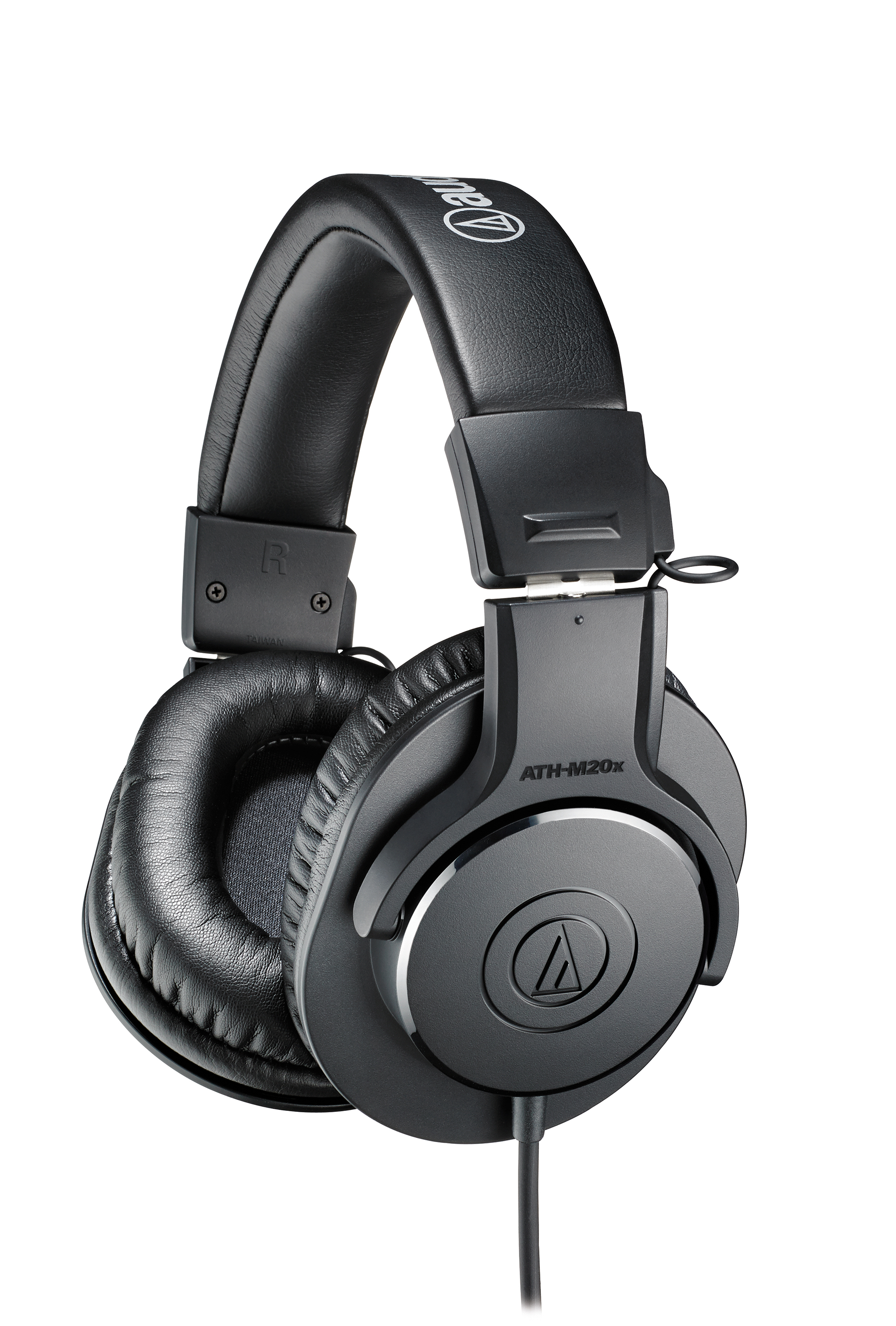 12.Audio-Technica LP60 audio technica